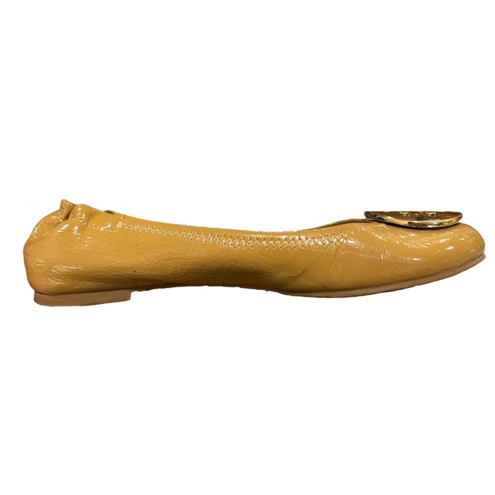 TORY BURCH Logo Ballet Flat Gold Reva Patent Iced Coffee Tan Beige Size 6.5 - Picture 10 of 13